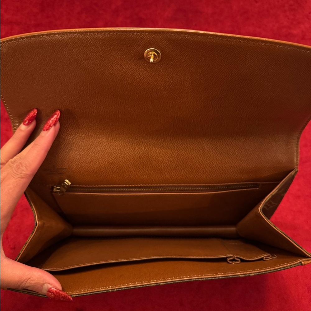 💯Guaranteed Authentic Louis Vuitton Monogram Clutch - Picture 7 of 9